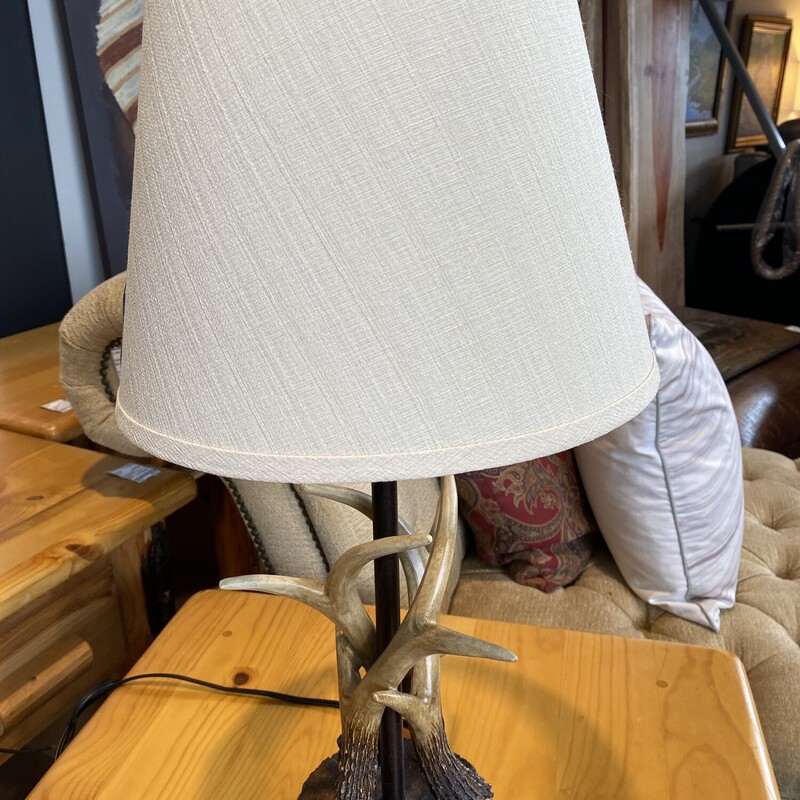 Faux Antler Lamp

Size: 23Hx12W