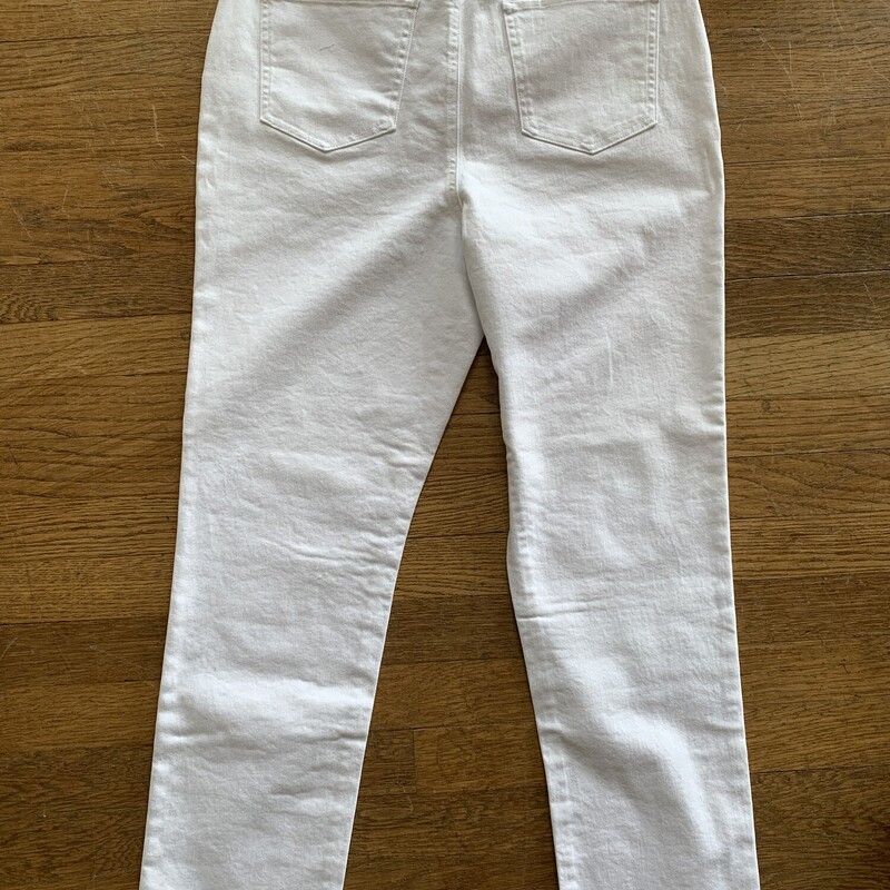 NWT Style&Co HiRiseJean, White, Size: 10<br />
All Sales Are Final<br />
No Returns<br />
Pick Up In Store Within 7 Days Of Purchase<br />
or<br />
Have It Shipped