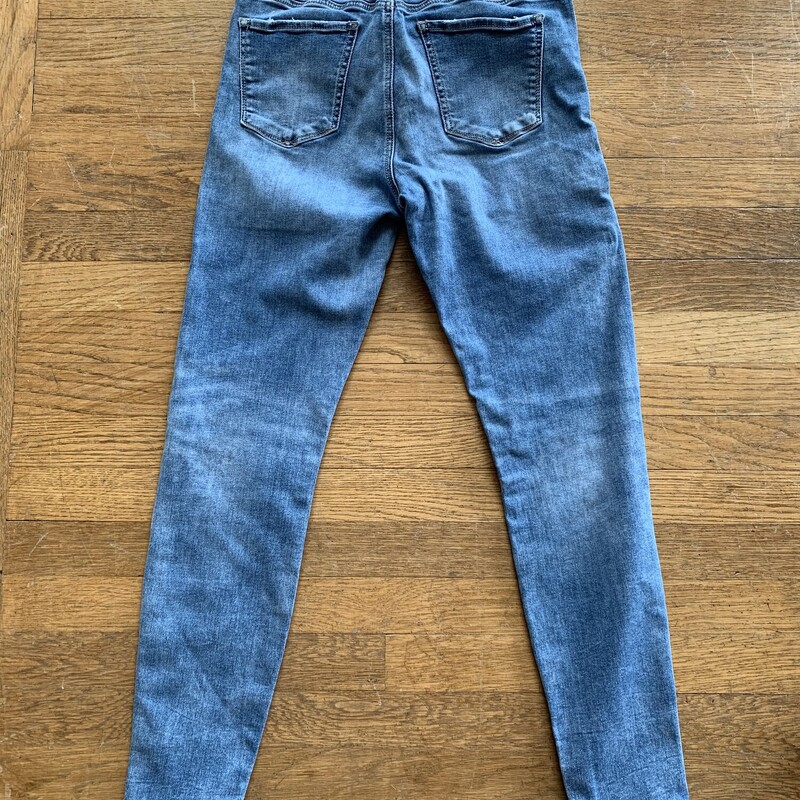 Silver Jeans, Blue, Size: 6<br />
All Sales Are Final<br />
No Returns<br />
Pick Up In Store Within 7 Days Of Purchase<br />
or<br />
Have It Shipped