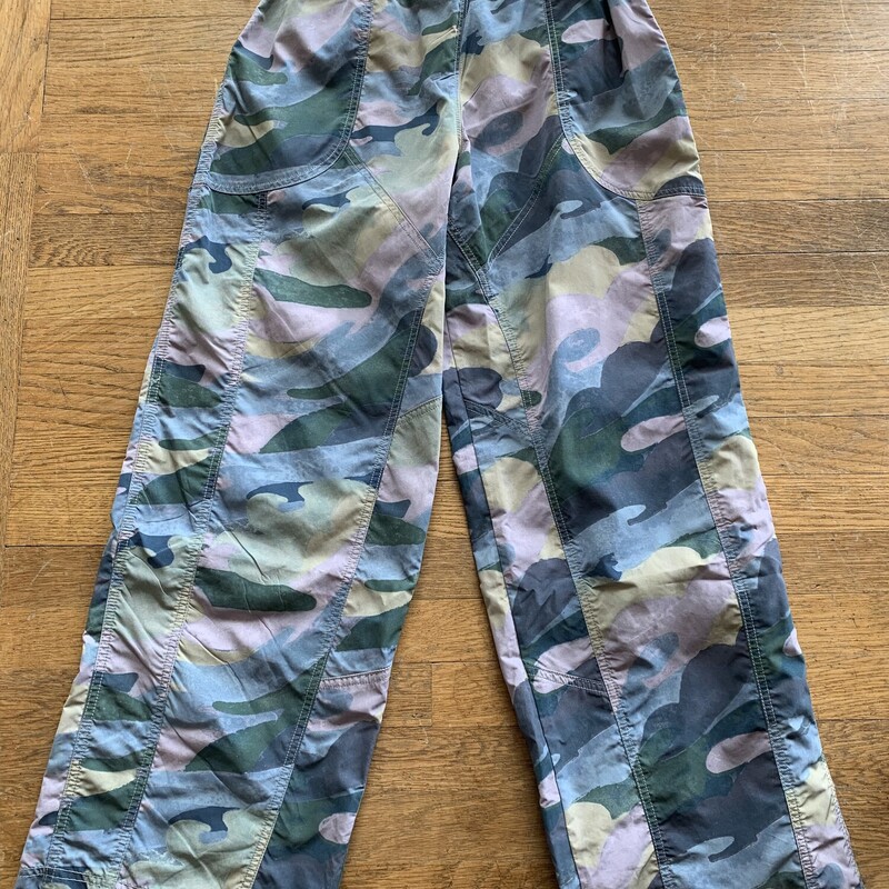 NWTFreePeoplStadiumPants, Earthy, Size: Small<br />
Zipper Pockets<br />
All Sales Are Final<br />
No Returns<br />
Pick Up In Store Within 7 Days Of Purchase<br />
or<br />
Have It Shipped
