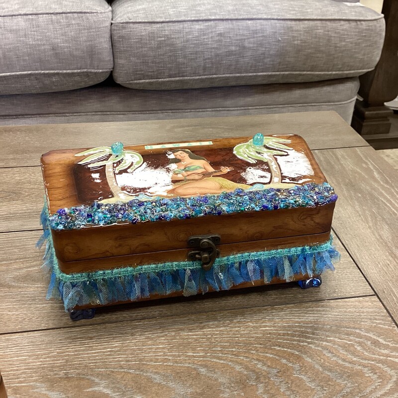 Hawaiian Lacquer Boxes, Brown, Lined
11 in w x 6 in d x 4 in t