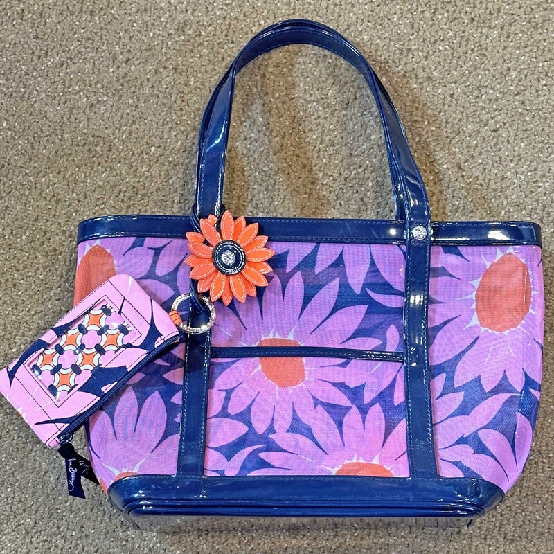 Sweet Vera Bradley Bag with Key Chain and Wallet.
14 In Wide