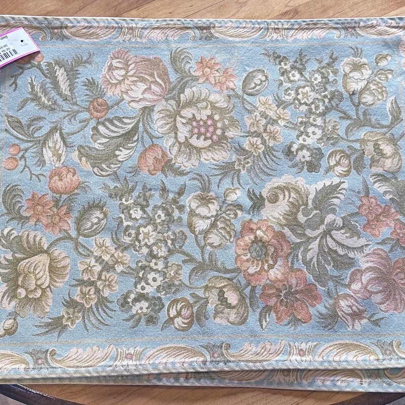 4 Floral Placemats

Like New, Muted Floral Colors

14.5 x 17