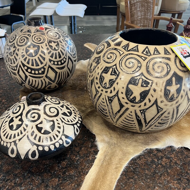 Set of 3Beige/Black Vases