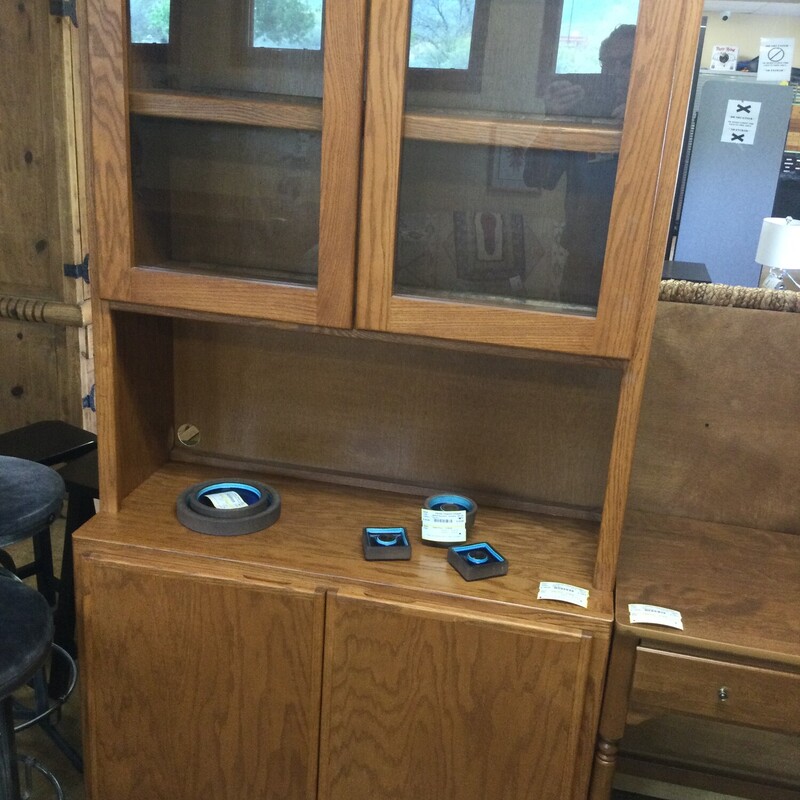 Wall Unit, Wood, 2 doors wood, 2 glass Size: 39w x 77h x 17d  M4123

FOR IN-STORE OR ON LINE PURCHASE
Local deliveery available, $50 minimum