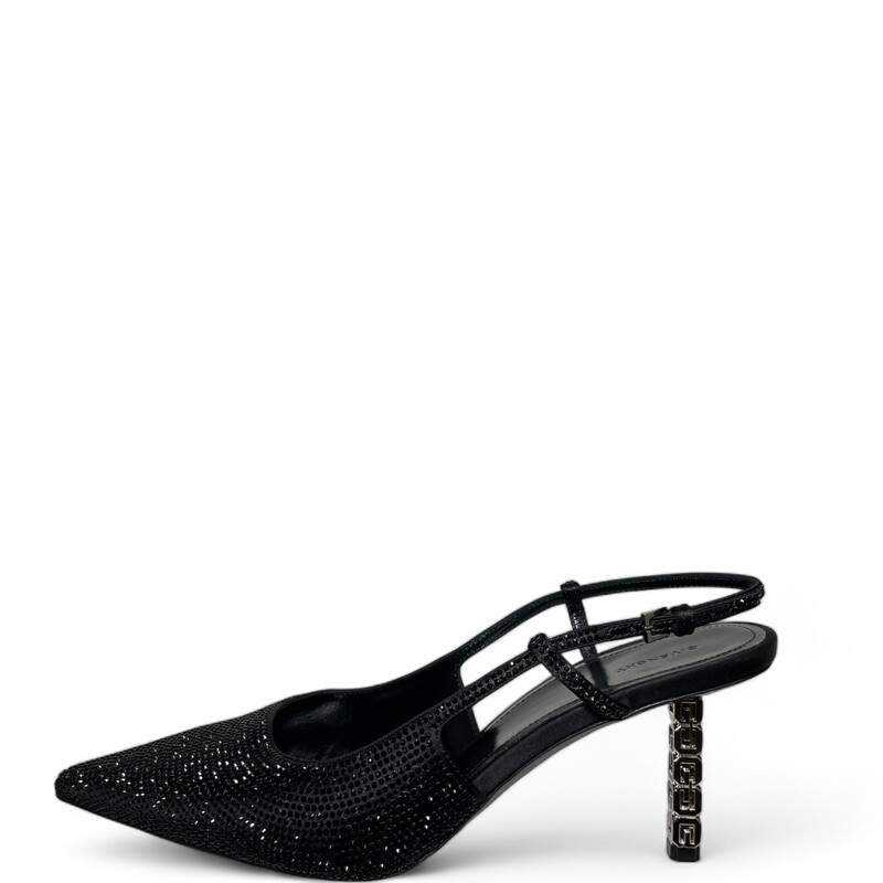 Givenchy Slim G-Cube, Black, Size: 38.5

Matthew Williams takes his hardware obsession to the next level in this crystal-coated slingback elevated with sculptural G-links making up the slim heel.

Dimensions:
3 (74mm) heel (size 8.5US / 38.5EU)
Adjustable slingback strap with buckle closure