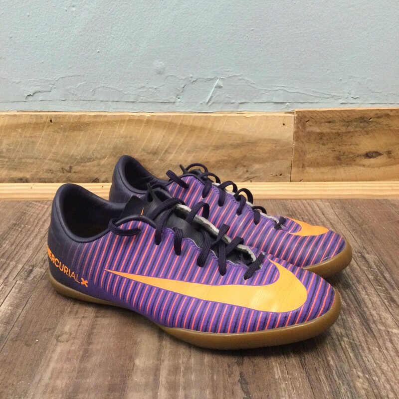 Nike Cleats Mercurial X, Purple, Size: Shoes 4
Indoor cleats