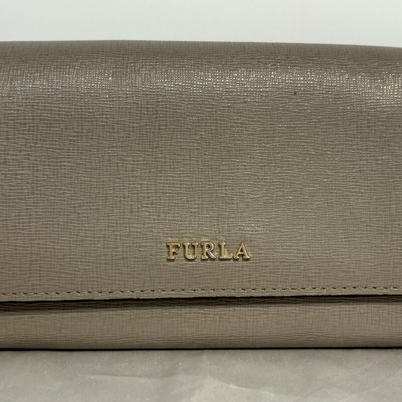 Furla Leather Foldover Wallet
Grey Gold
Size: 7.75x4H