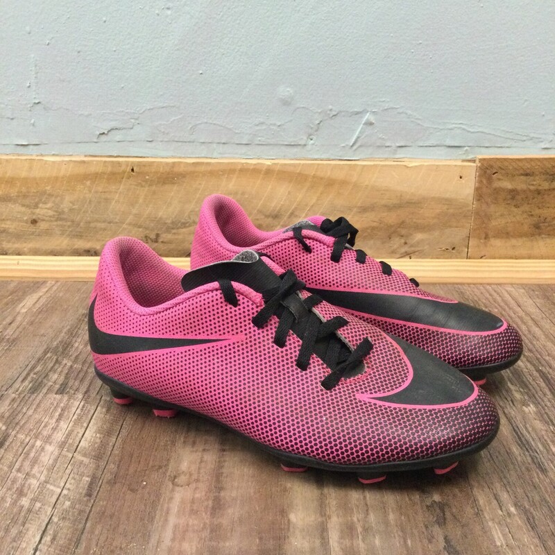 Nike  Cleats, Pink, Size: Shoes 4
