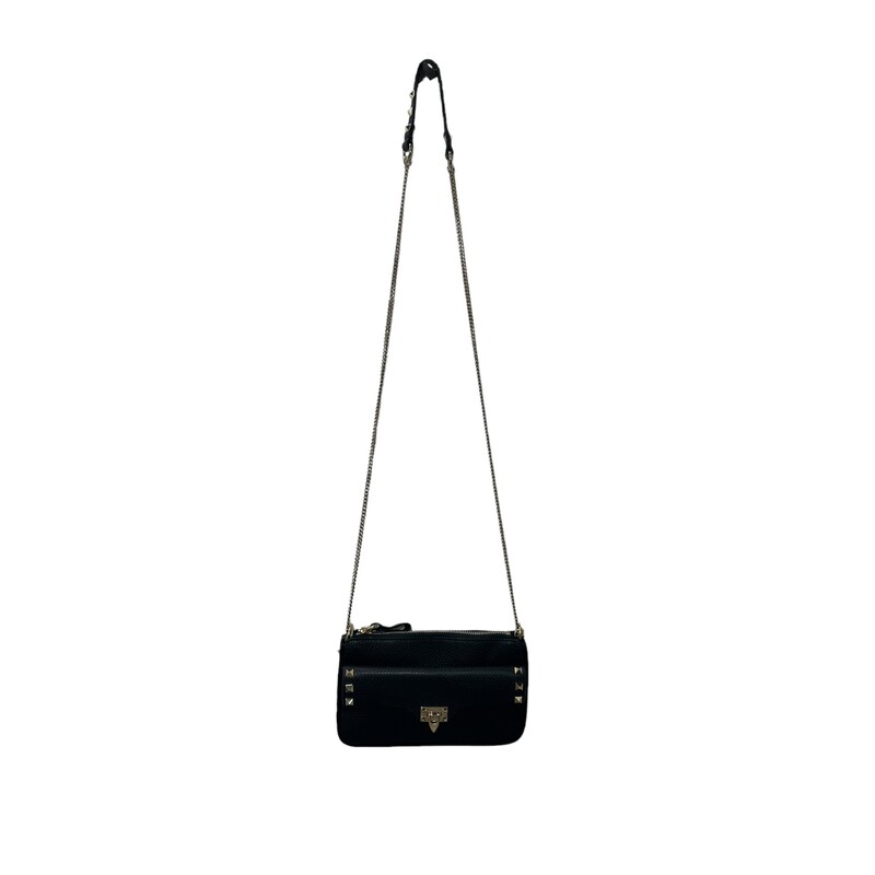 Valentino Rockstud Chain Black<br />
<br />
Dimensions: W19.5xH11xD4 cm / W7.6xH4.3xD1.5 in.<br />
Chain drop length: min. 30 cm to max. 55 cm / min. 11.8 in. to max. 21.6 in.<br />
<br />
Valentino Garavani Rockstud pouch with chain in grainy calfskin. The pouch can be worn on the shoulder/cross-body thanks to the adjustable chain.