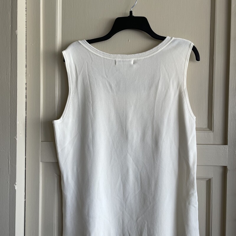 Nwt Covington Square Neck, Cream, Size: Large<br />
New with tags<br />
all sales final<br />
shipping available<br />
free in store pick up within 7 days of purchase
