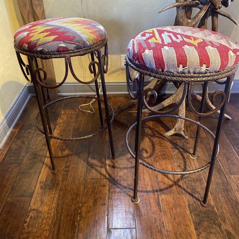 Iron With Kilim Seats, Set Of 2<br />
<br />
Size: 17Wx29H