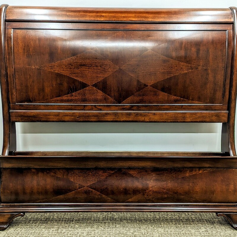 ART Wood Queen Sleigh Bed
Brown
Headboard Size: 66 x 9.5 x 57.5H
Foodboard Size: 66 x 8 x 18H
Includes siderails and hardware
