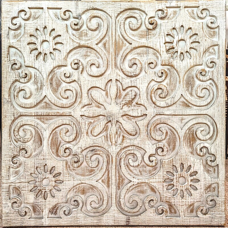 Distress Floral Wood
Cream and White
 Size: 26x26