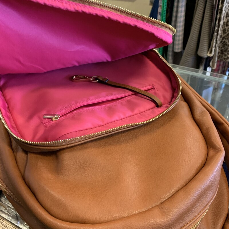 Louenhide Huxley Backpack,<br />
Colour: Tan Brown,<br />
Size: Large,<br />
With suitcase handle sleeve,<br />
perfect carry-on bag