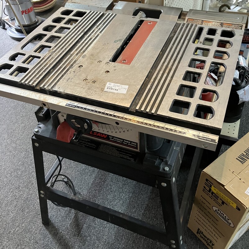 Table Saw, Skil

With stand and extendable outfeed table

NOTE: saw does not include a fence
