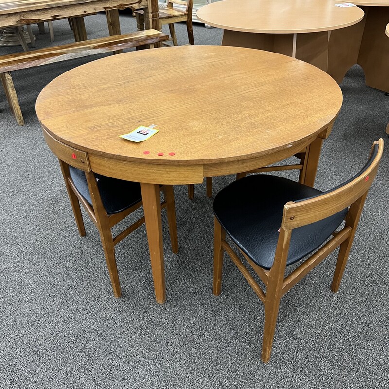 Modern Table W/ 4Chairs 1Leaf