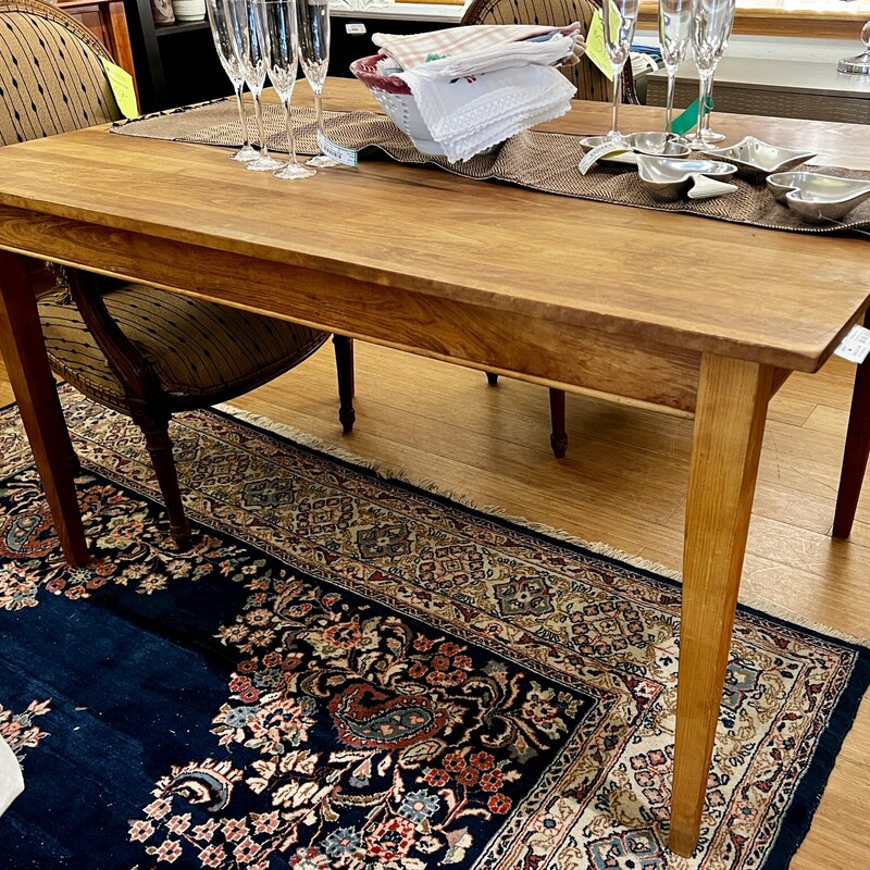 Vermont, Cherry Dining Table
Size: 39x56x30