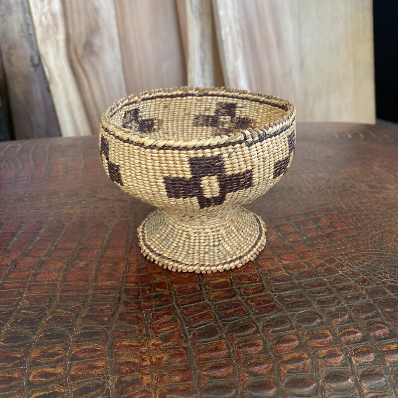 Vintage Hat Creek Basket

Size: 5Wx3.5H