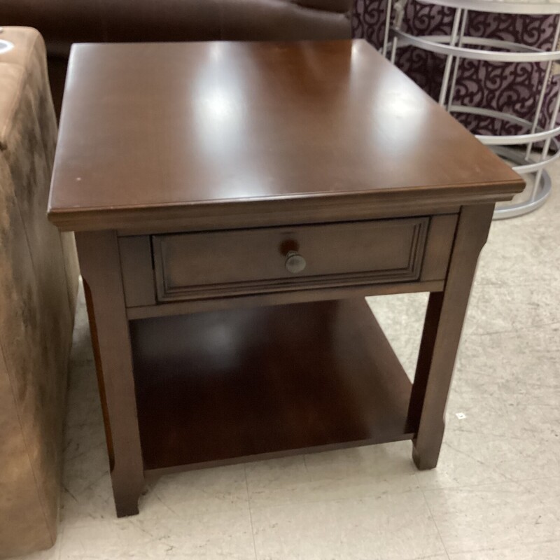 S/2 Dk Wd End Tables, Dk Wood, 1 Drawer<br />
24 in Wide x 28 in Deep x 23 in Tall