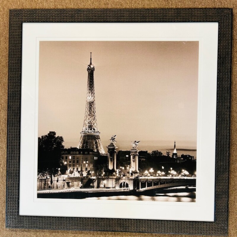 Picture Perfect Eiffel Tower Print
Black White Gray Size: 32.5 x 32.5H