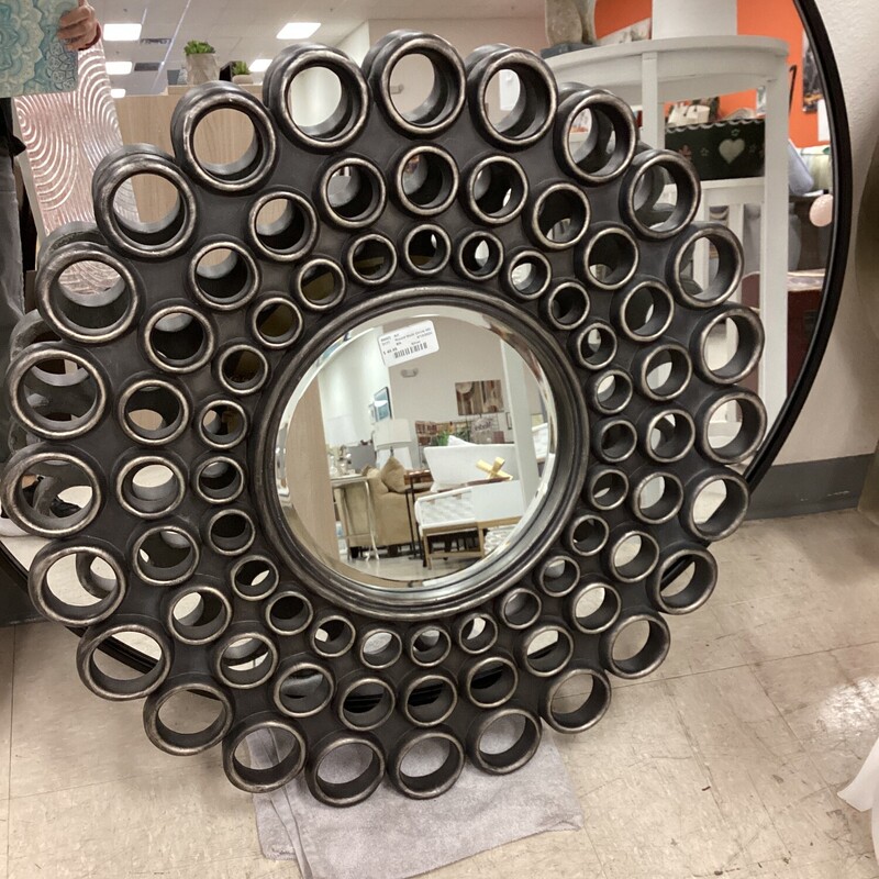 Round Multi Circle Mirror, Blk, Silver
30 in rd