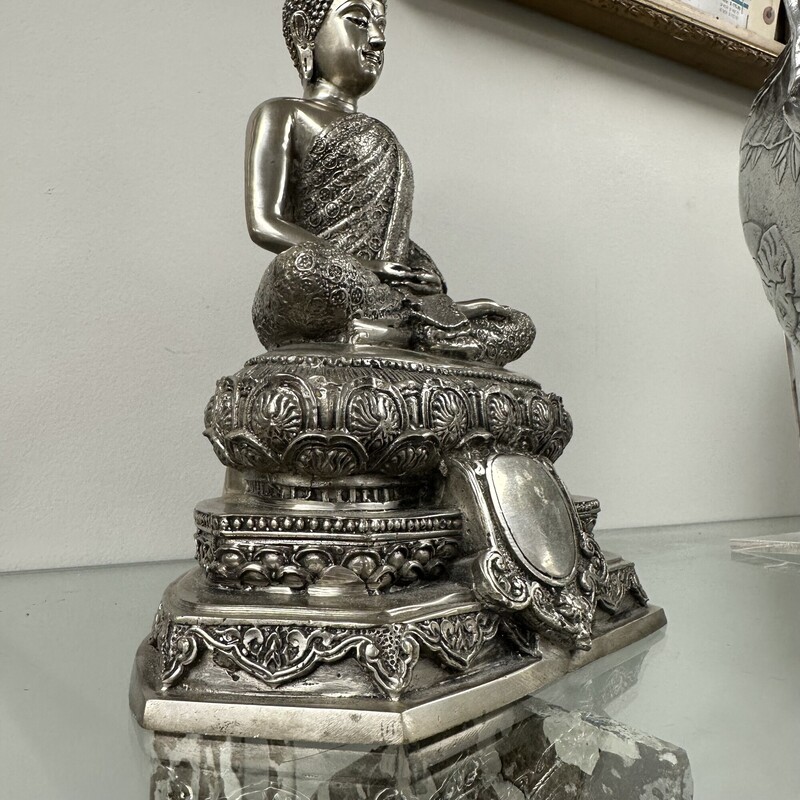 Sitting Buddha, Alloy/Silver
Size: 11H