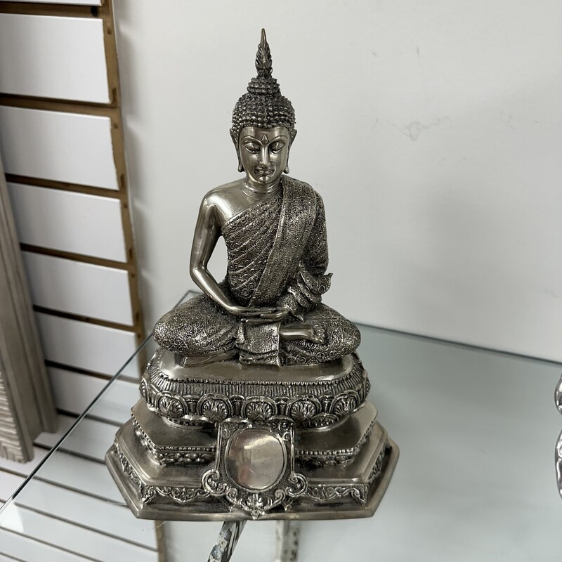 Sitting Buddha, Alloy/Silver<br />
Size: 11H