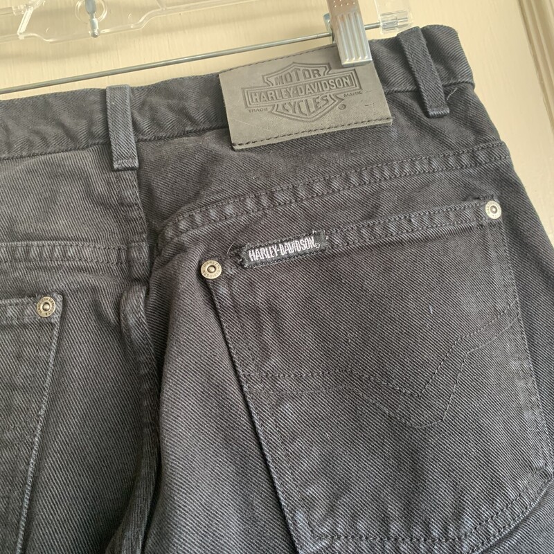 Harley Davidson Jean, Black, Size: 32x32<br />
All Sales are final.<br />
Pick up in store within 7 days of purchase or have it<br />
shipped.<br />
<br />
<br />
Thanks for Shopping With Us:)