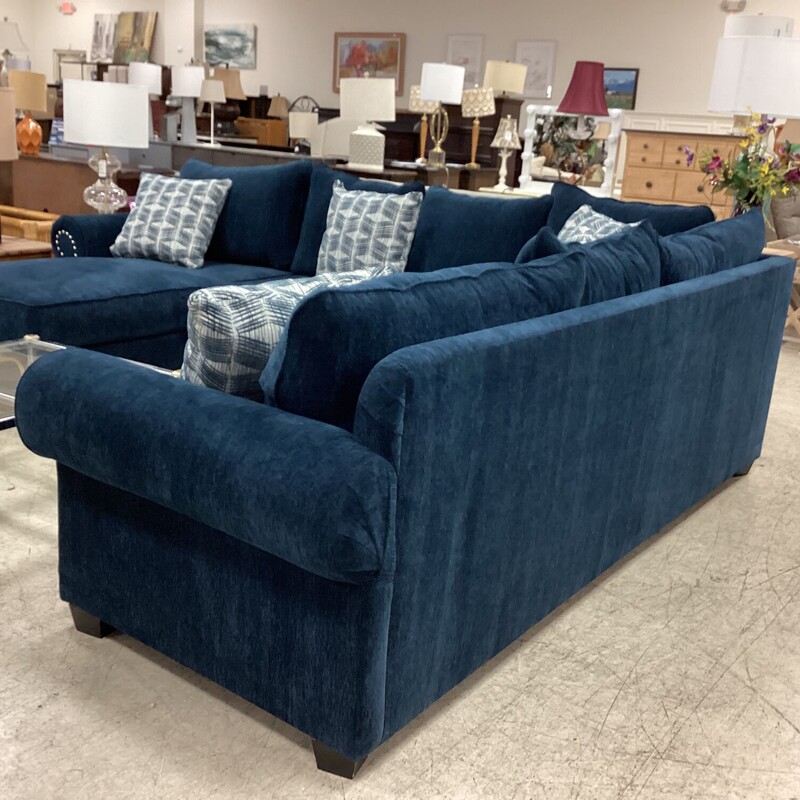 3 PC Sectional W Nailhead, Blue, Pillows<br />
123in x 100in