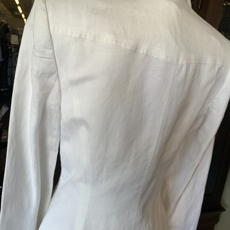 Nwt Evan Picone Blazer, White, Size: 6<br />
New with tags<br />
all sales final<br />
shipping available<br />
free in store pickup within 7 days of purchase