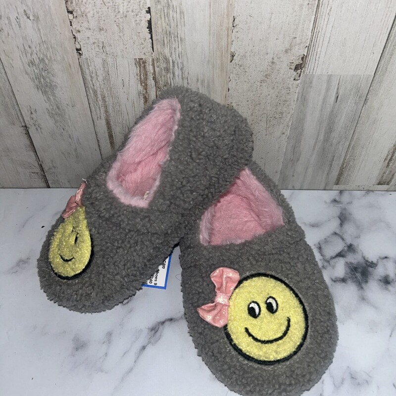 9/10 Smiley Slippers, Grey, Size: Shoes 9