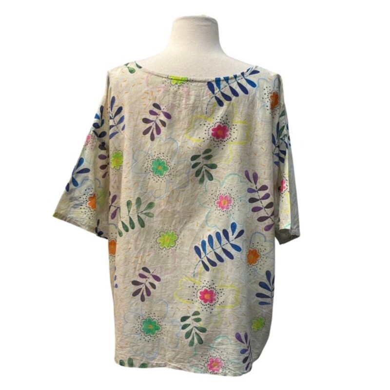 Gudrun Sjödén Top<br />
Organic Cotton & Silk<br />
Floral Print<br />
Colors: Cream with a Rainbow of Colors<br />
Size: Large