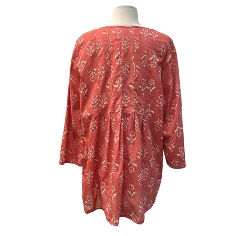 Gudrun Sjödén Chai Tunic<br />
100% Organic Cotton<br />
Floral Print<br />
Color: Rouge<br />
Size: Large