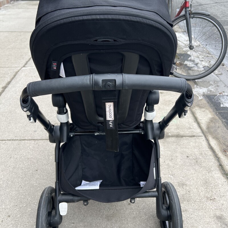 Bugaboo Lynx Stroller, Black

The Bugaboo Lynx is our lightest full-size stroller, designed to make your daily adventures as a parent easier and as comfortable as they can be. This lightweight stroller can accommodate a child of up to 50 lbs, plus extra 22 lbs in the underseat basket.

Super light and strong at only 20.7 lbs

Effortless to push, thanks to the responsive one-hand steering

Extra-large sun canopy

Easy one-piece, self-standing fold, in any configuration

Integrated accessory attachment points