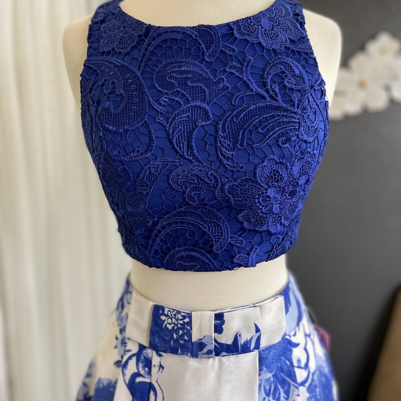 Sequin Hearts 2PC  Floral, Royal Blue and White ,<br />
Size: 5<br />
Beautiful  Dress for Prom or any Formal!<br />
All Sales Are Final. No Returns.<br />
Pick Up In Store Within 7 Days Of Purchase<br />
Or<br />
Have It Shipped<br />
<br />
Thank You For Shopping With Us  :-)