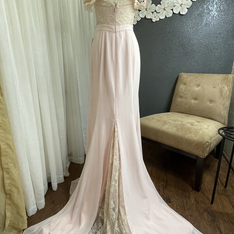 JJs House Beaded Bodice, Pink, Size: S<br />
<br />
Beautiful  Dress for Prom or any Formal!<br />
All Sales Are Final. No Returns.<br />
Pick Up In Store Within 7 Days Of Purchase<br />
Or<br />
Have It Shipped<br />
<br />
Thank You For Shopping With Us  :-)