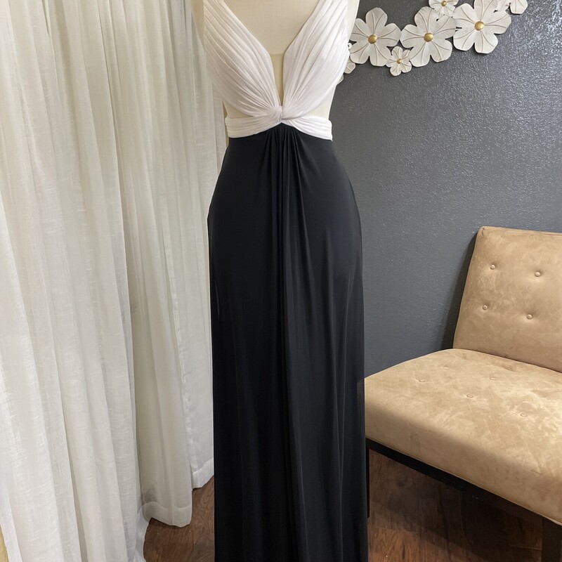 NWT LaFemme LongFormal Dress , Black/white, Size: 6
Never Worn!! New with Tags!

Beautiful  Dress for Prom or any Formal!
All Sales Are Final. No Returns.
Pick Up In Store Within 7 Days Of Purchase
Or
Have It Shipped

Thank You For Shopping With Us  :-)