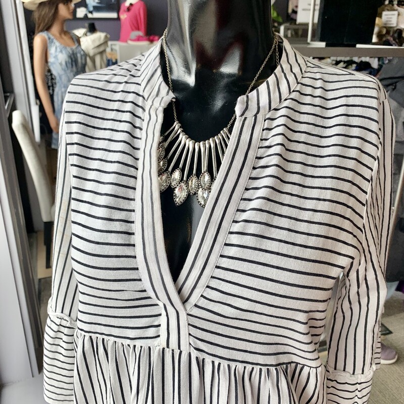 Vero Moda Striped Dress,<br />
Colour: White Black,<br />
Size: Medium