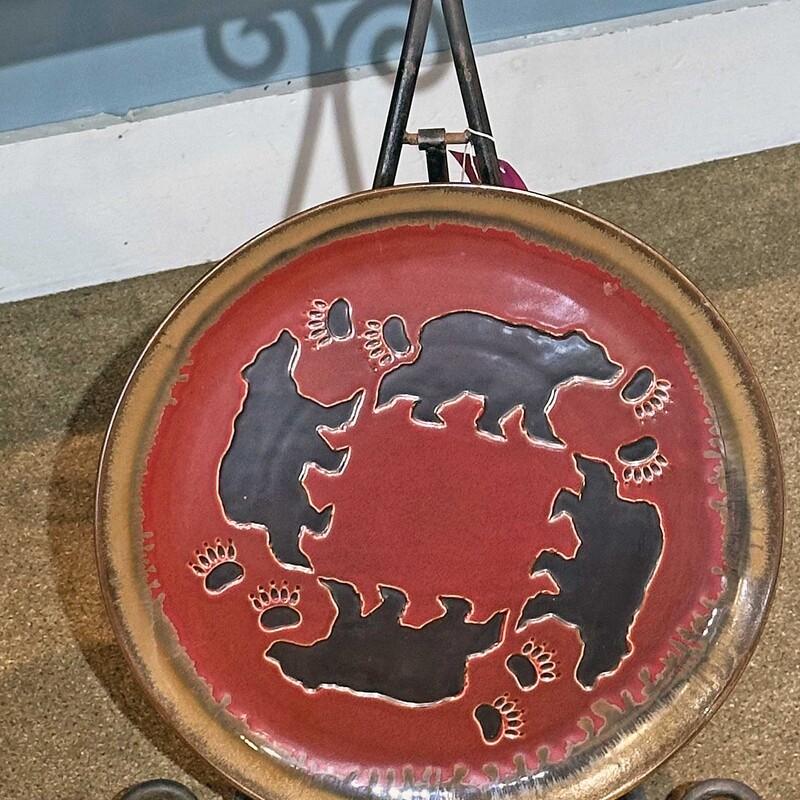 Big Sky Bear Platter With Easel
Deccorative Only - Not For Food Use

15 In Diameter
