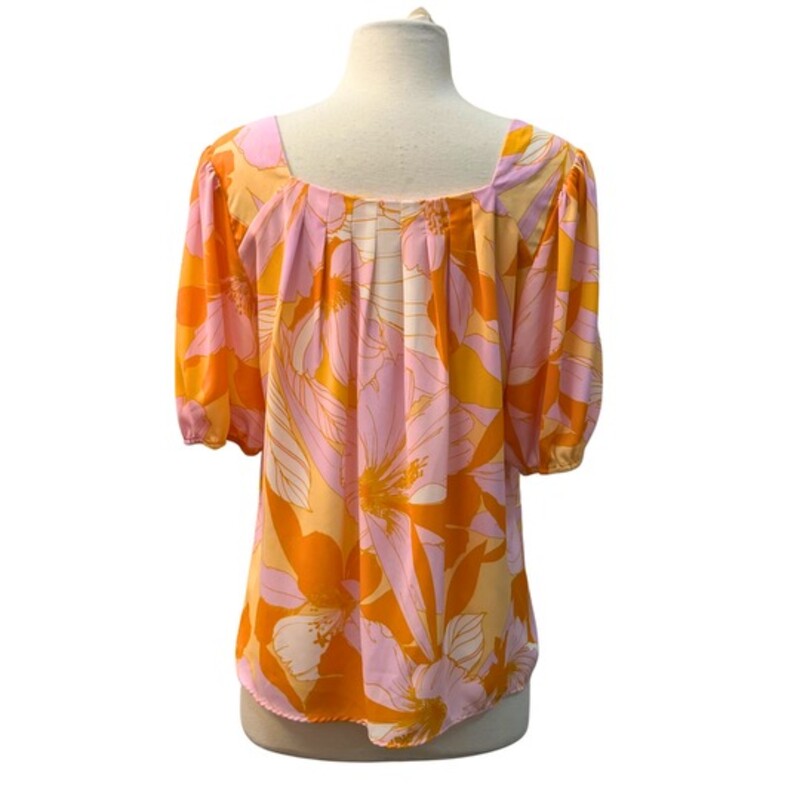 DR2 Short Sleeve Blouse<br />
Gorgeous Floral Print<br />
Lilac and Orange<br />
Size: Large