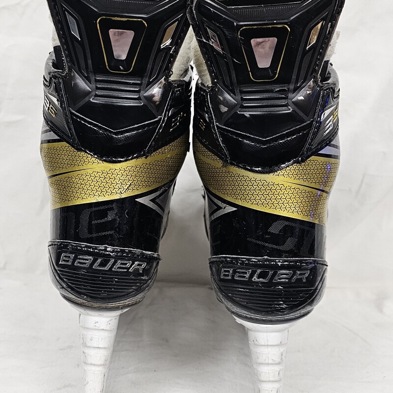 Pre-owned Bauer Supreme One.6 Youth Hockey Skates, Skate Size: Y13.5, Shoe Size: 1.5