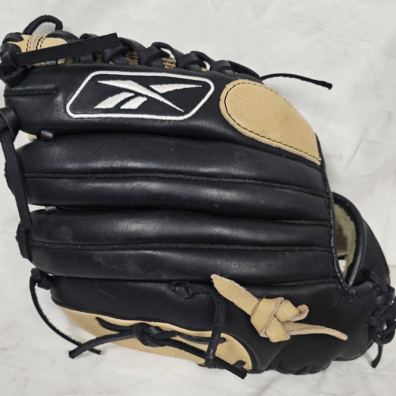 Like New Reebok VR6000 Baseball Glove, Right Hand Throw, Size: 12in