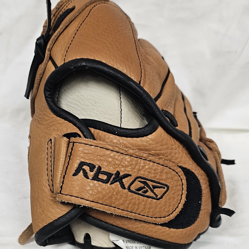 Like New Reebok VR6000 Dictator Series Softball Glove, Left Hand Throw, Size: 13.5in