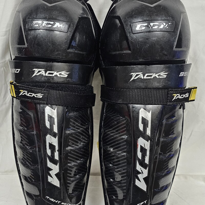 Pre-owned CCM Tacks 9550 Junior Hockey Shin Guards, Size: 12in