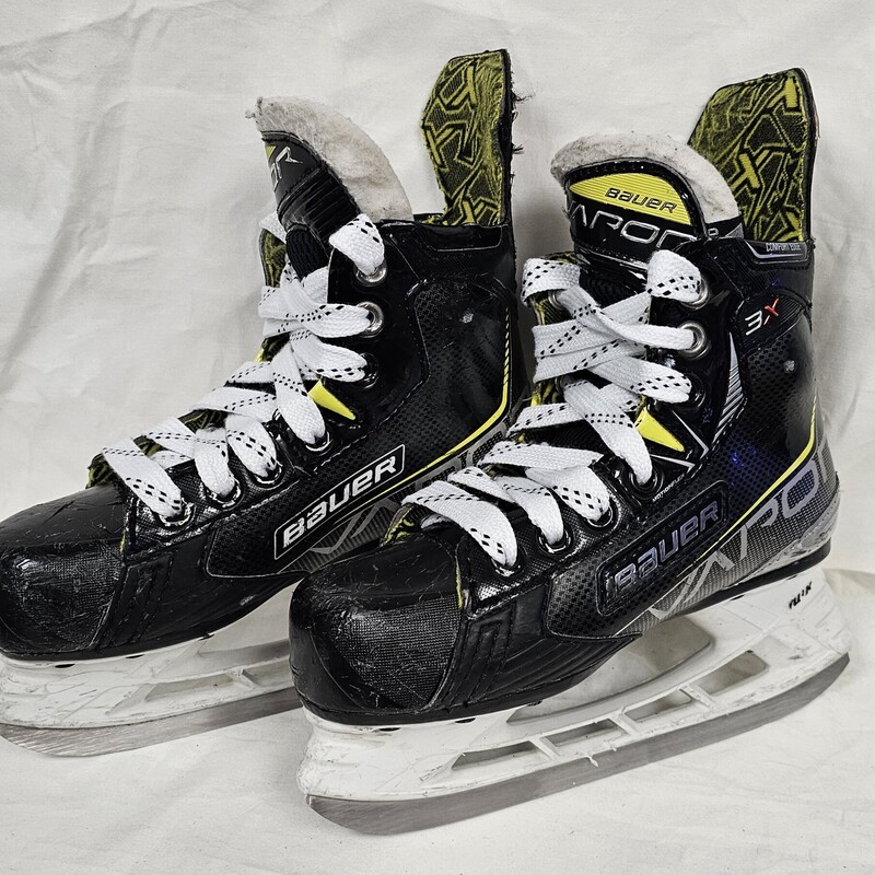 Pre-owned Bauer Vapor 3X Youth Hockey Skates, Size: Y13
