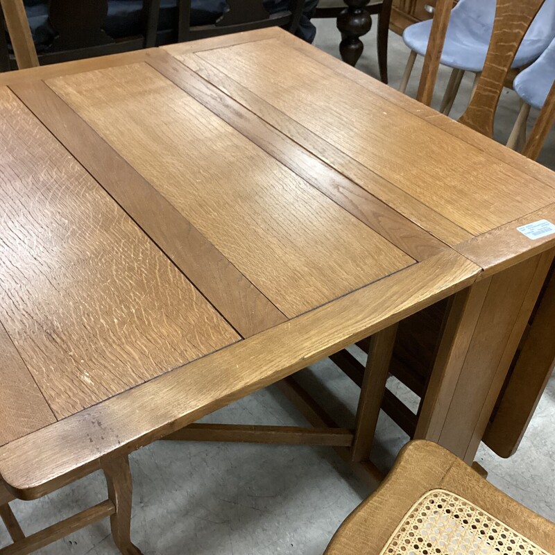 Dbl Drop Leaf Table+ 4 Ch, Oak, Cane Chairs<br />
30in tall