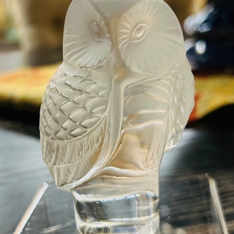 Lalique French Owl
Clear
Size: 2.5 x3.5 H