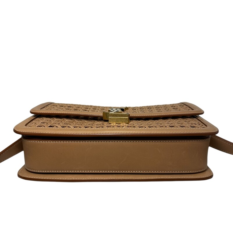 Saint Laurent Solferino satchel in canework vegetable-tanned calf leather
Golden hardware
Adjustable shoulder strap
Flap top with pivoting cassandra YSL closure
One main compartment with front slip pocket
9.1H x 6.3W x 2.4D
Made in Italy