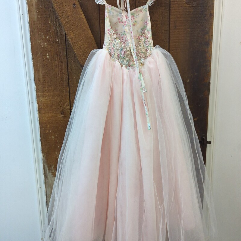 DollCake Tulle Photoshoot, Palepink, Size: 6T/6x<br />
<br />
*Retails for $139 New*
